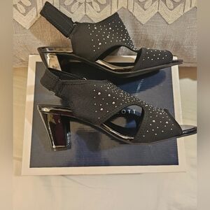 KAREN SCOTT NWT SHOE